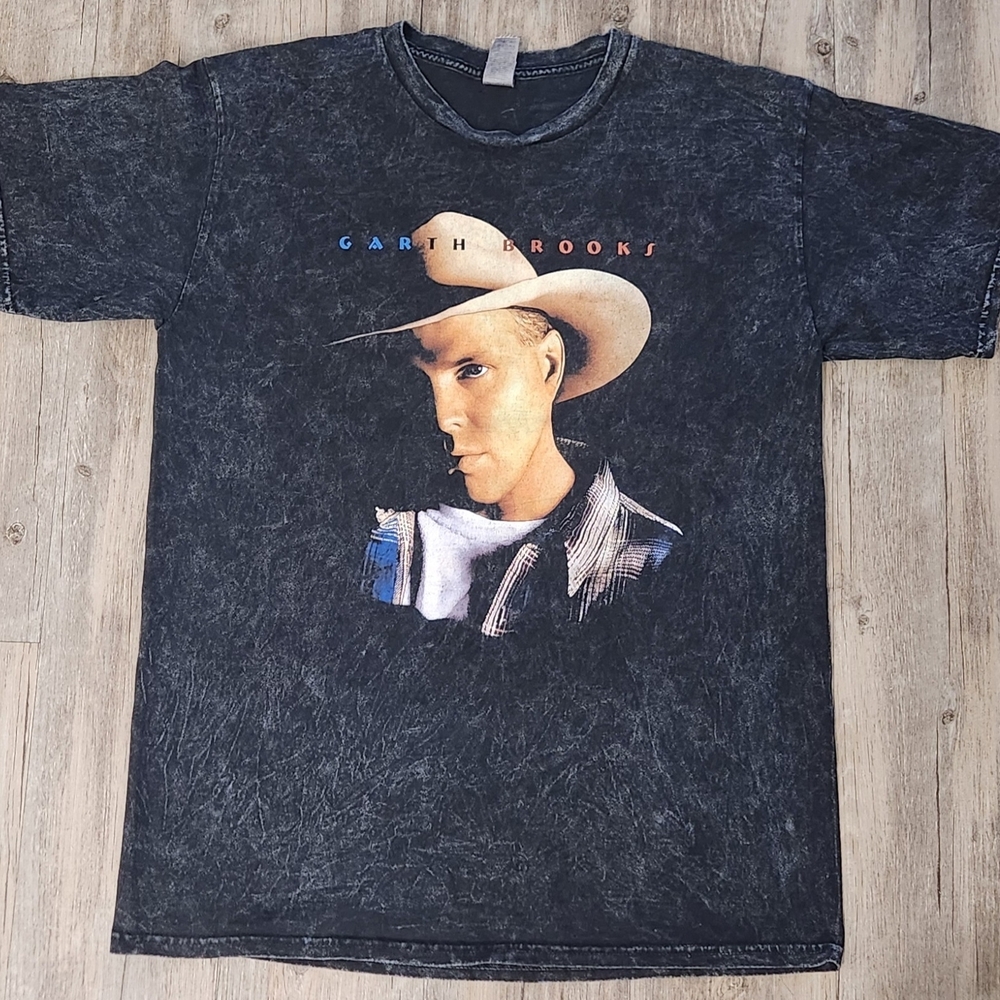 Gildan Black Graphic Short Sleeve Tee